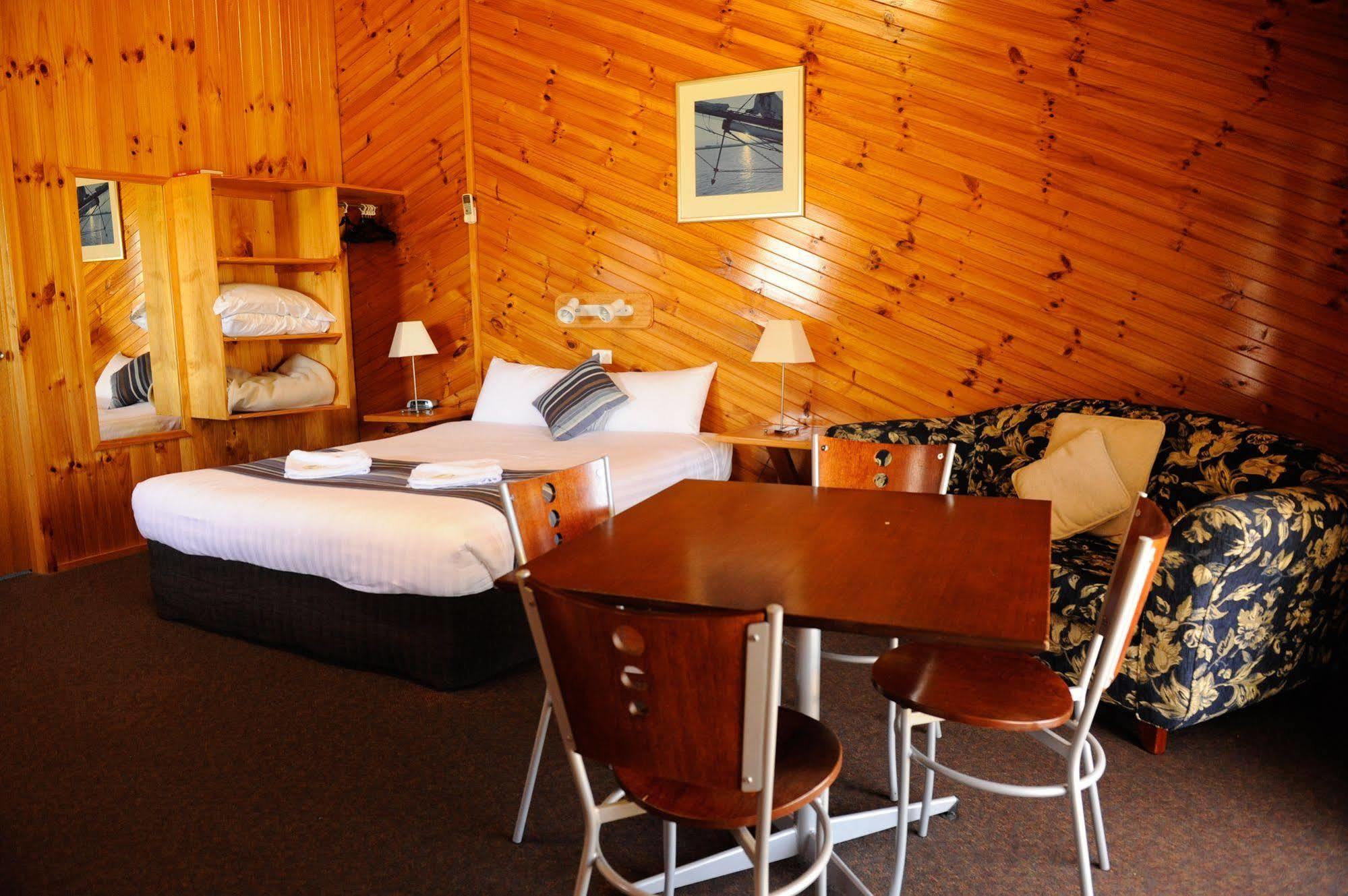 Big4 Low Head Tourist Park Hotell Exteriör bild