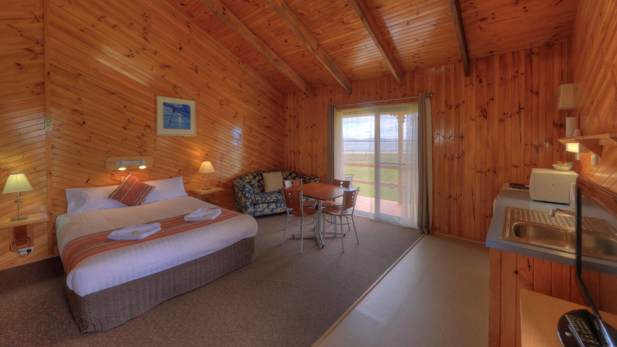 Big4 Low Head Tourist Park Hotell Exteriör bild